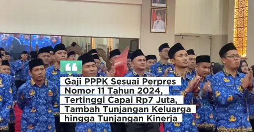 Berdasarkan Perpres Nomor 11 Tahun 2024, berikut merupakan besaran gaji PPPK yang terbagi dalam 17 golongan, dilansir dari Blog Amikom:  Golongan I (Lulusan SD): Rp1.938.500-Rp2.900.900. Golongan II: Rp2.116.900-Rp3.071.200. Golongan III: Rp2.206.500-Rp3.201.200. Golongan IV (Lulusan SMP): Rp2.299.800-Rp3.336.600. Golongan V (Lulusan SMA): Rp2.511.500-Rp4.189.900. Golongan VI (Lulusan D2): Rp2.742.800-Rp4.367.100. Golongan VII (Lulusan D3): Rp2.858.800-Rp4.551.100. Golongan VIII: Rp2.979.700-Rp4.744.400. Golongan IX (Lulusan S1/D4): Rp3.203.600-Rp5.261.500. Golongan X (Lulusan S2): Rp3.339.600-Rp5.484.000. Golongan XI (Lulusan S3): Rp3.480.300-Rp5.716.000. Golongan XII: Rp3.627.500-Rp5.957.800. Golongan XIII: Rp3.781.000-Rp6.209.800. Golongan XIV: Rp3.940.900-Rp6.472.500. Golongan XV: Rp4.107.600-Rp6.746.200. Golongan XVI: Rp4.281.400-Rp7.031.600. Golongan XVII: Rp4.462.500-Rp7.329.900. Selain itu, PPPK juga berhak dapat macam-macam tunjangan mulai Tunjangan Keluarga, Tunjangan Pangan, hingga Tunjangan Kinerja #gajipppk  #PPPK  #pemprovbanten  #bantenviral 