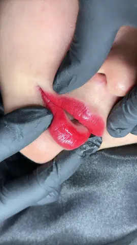 Chiếc môi 2🍠 này có được không ạ #phunmoi #phunmoidep #khuthammoi #sonalyphunmoi #phunxamthammy #mucphunxamcelict 