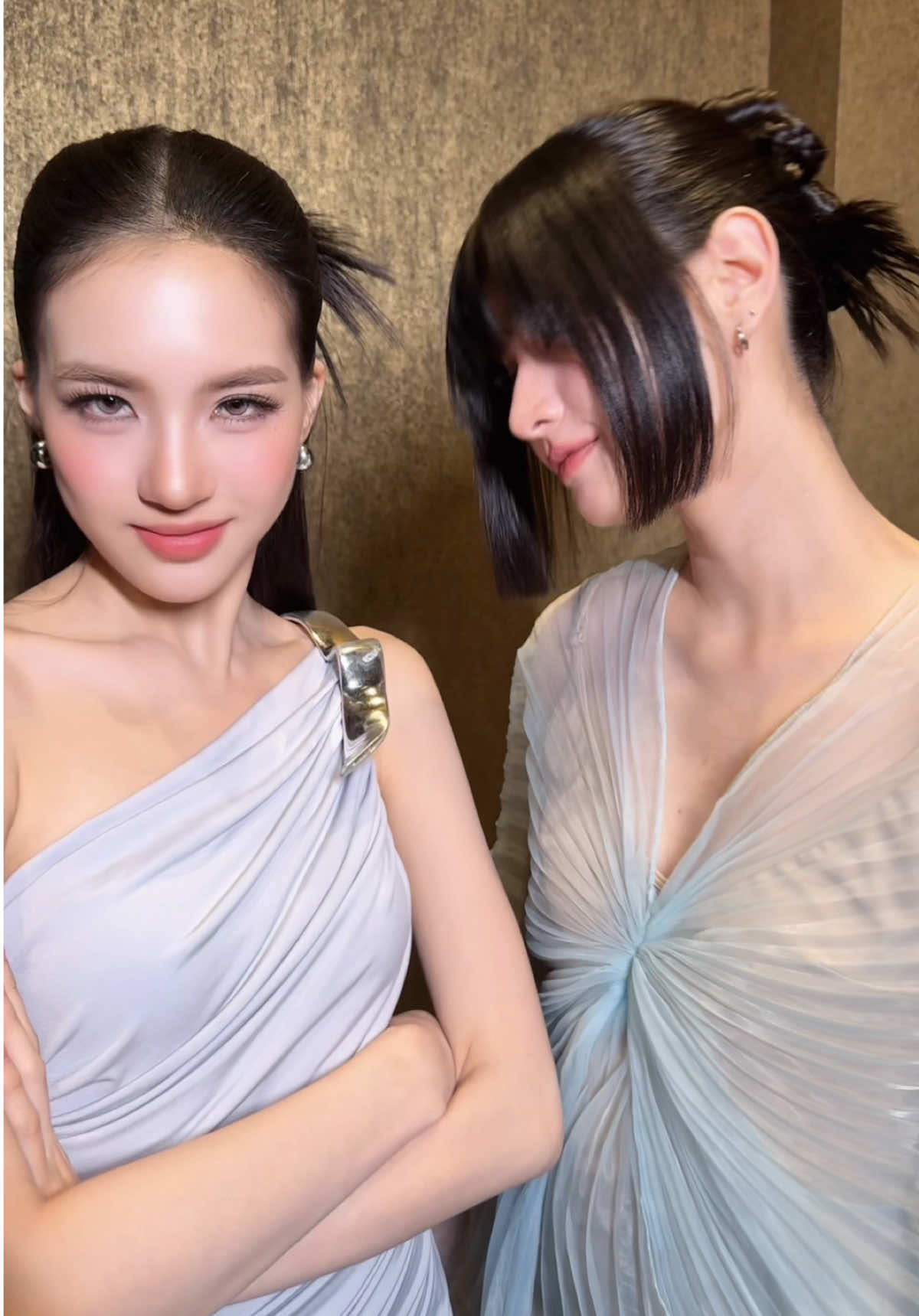 มองขนาดนี้ ใครไม่เขิลบ้าง 😊  @mable_siriwalee @ปอจอชอบกินเคบับ  #Minepeople #mable_siriwalee #pangjiewr #Blejie #ClaireBell 