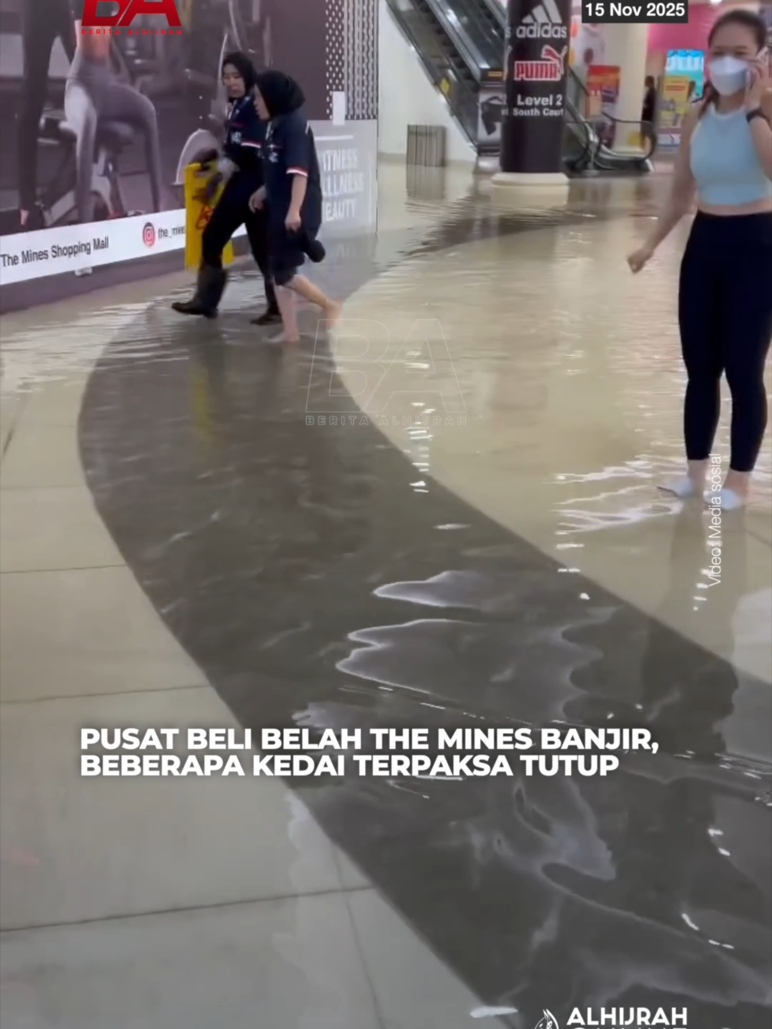 Beberapa buah premis perniagaan di pusat beli belah The Mines terpaksa ditutup disebabkan banjir, petang tadi, susulan hujan lebat di ibu kota.