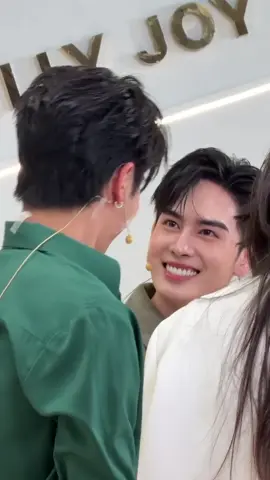 แมวอ้อนขนาดนี้พี่เพิร์ธจะไม่ใจอ่อนได้ไง🤭 #NEWKAMUEVENTxPerthSanta #perthsanta #เพิร์ธแซนต้า 