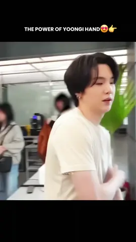 tangan pekerjaan keras,hand of midas,otot nya keliatan tidak terlalu besar tapi tenaga nya kuat sekali yah my#suga #minyoongi #BTS #fypage #xybca 