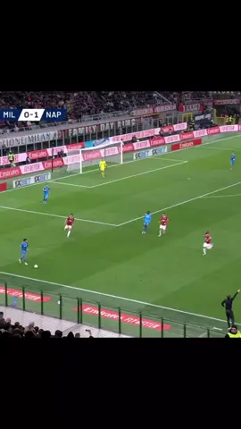 The best defender🔥☠️ #theartofdefending #forzamilan #Football #defending #elbruso 