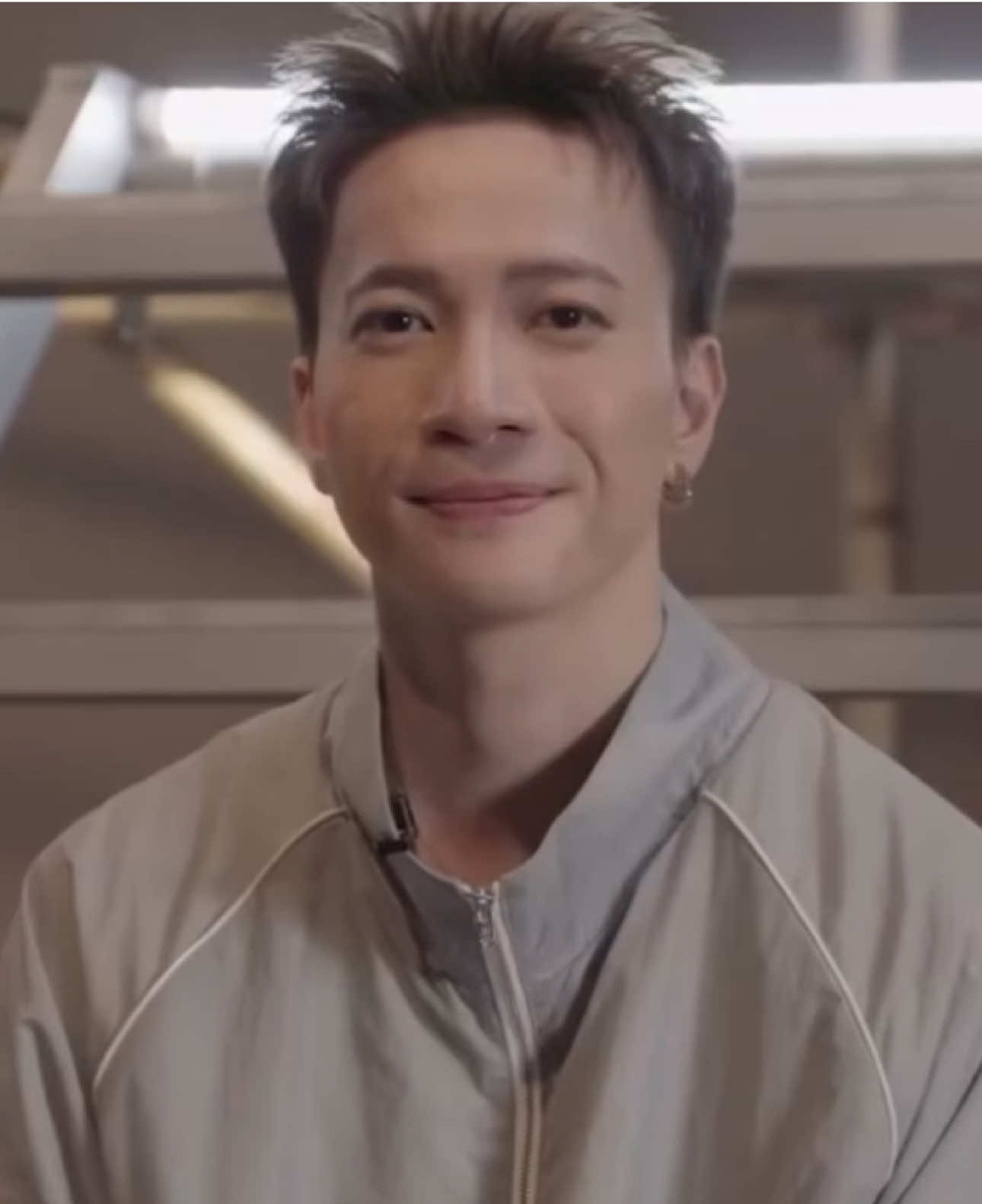 Hoá ra khoảnh khắc ta bắt đầu thương yêu và hâm mộ một người nghệ sĩ là khi ta thấy được tình yêu của họ dành cho nghệ thuật #stsonthach 