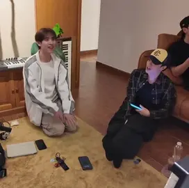 Nhà có 1 con mèo mè nheo chưa đủ hay sao lại thêm con mèo nữa vây :))) nghe Công An tưởng  cứng ai ngờ rất mè nheo =))  — #negav #congb #anhtraisayhi2025 #anhtraisayhi #amyhoang98 