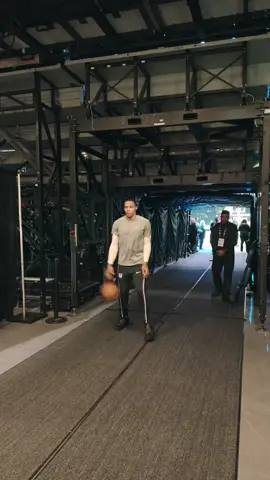 Bro just missed 4 dunks in a row😂 #russellwestbrook #kings #NBA #timberwolves #whynot 