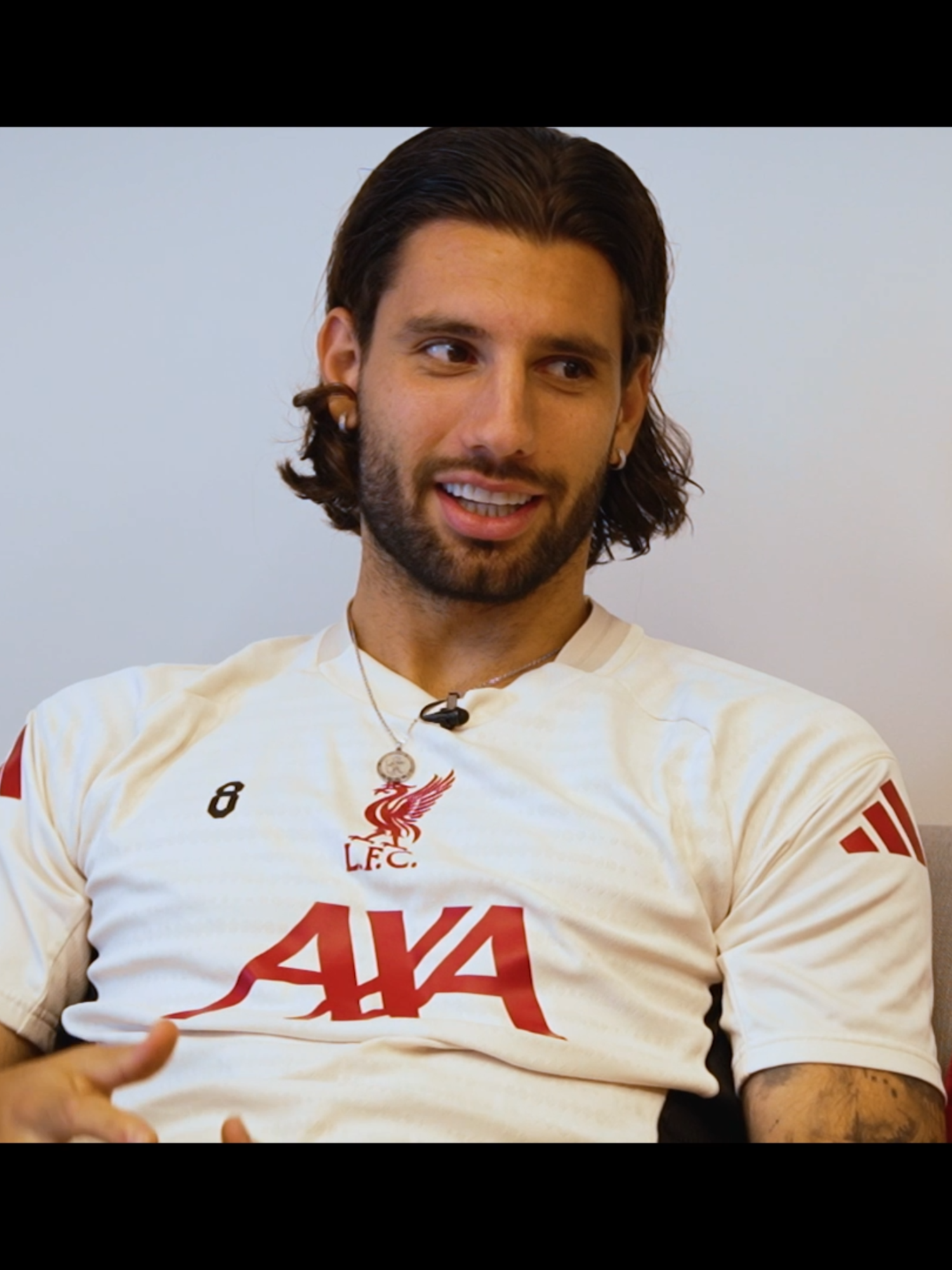 BEZZIES: Dom & Milos 🙌🇭🇺 Two of our Hungarian Reds put their friendship to the test 🍿 #lfc #liverpool #Bezzies #szoboszlai #kerkez