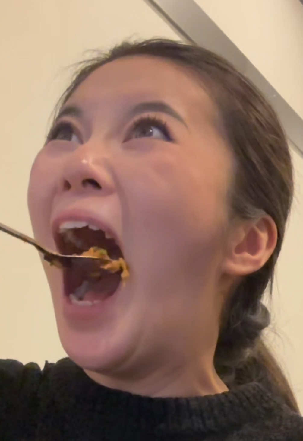 Gabisa santai dikit apa seng ? 😦 #juanneve #korea #sengsengseng #sengsengsquad #AddictEve  