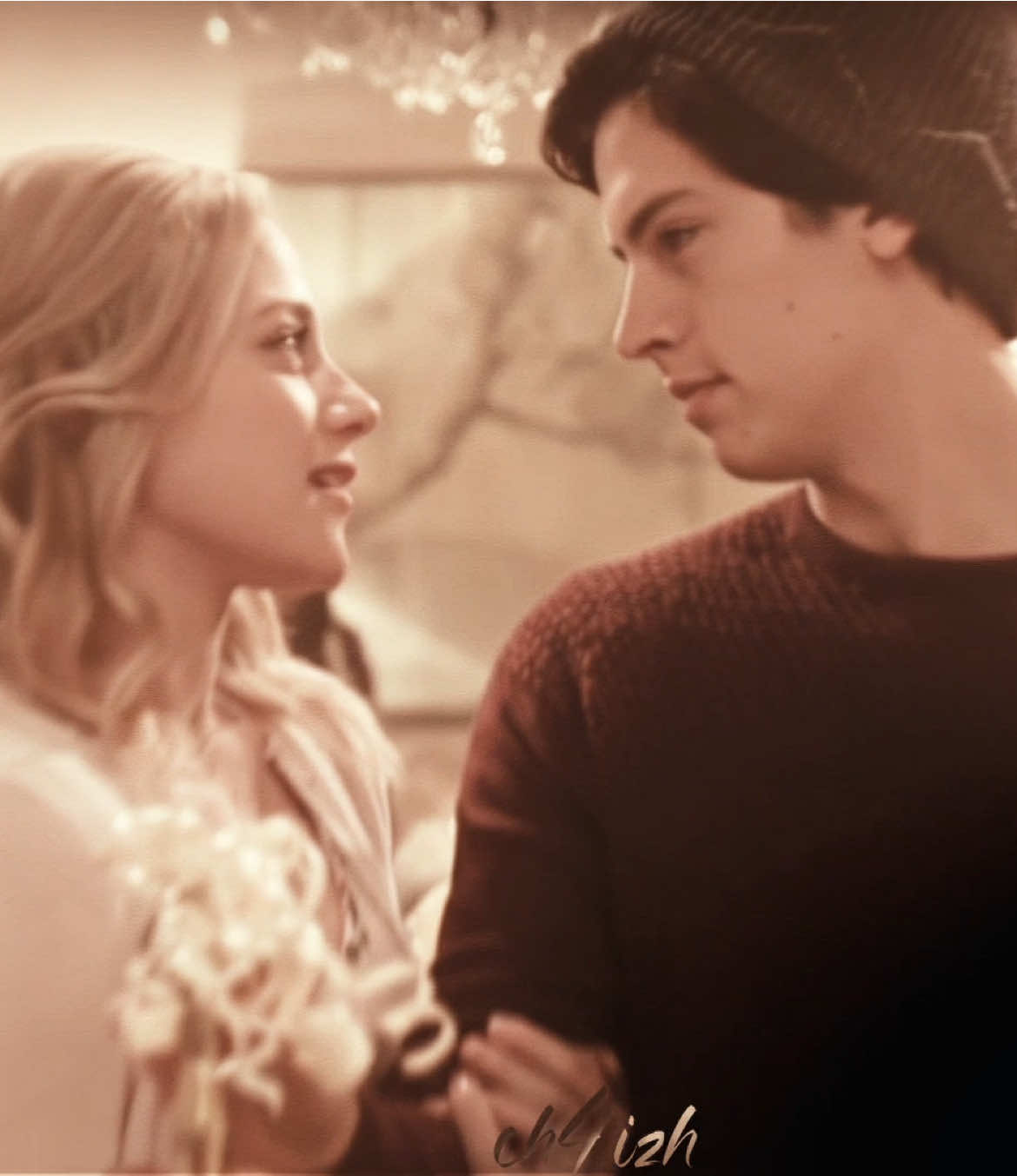 soulmated so hard they dated in real life scp: armand.scenes sharpen: @bell heart shape thing: @c  #riverdale #jugheadjones #bettycooper #makemefamous #fyp betty cooper lili reinhart jughead jones cole sprouse riverdale attention charlie puth edit