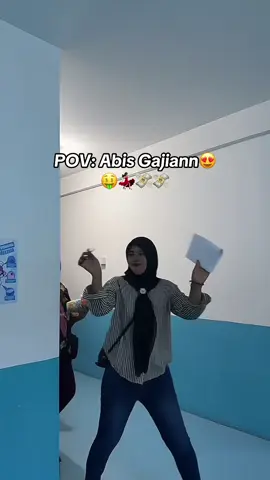 bahagia sekali abis gajian🤭💃🏻💃🏻 #sppgbayunglencir1 #mbg #gajian #fyp 