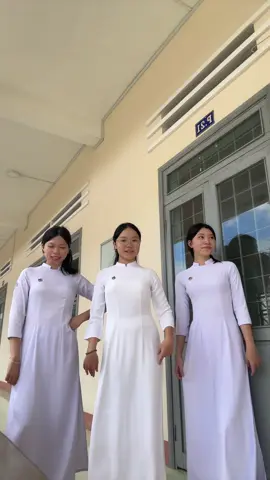 Flop quá thì ghi tên anh vào🤓 #xh #fyp #banbe #dance 