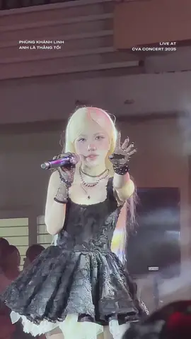 Phùng Khánh Linh tiếp tục live ANH LÀ THẰNG TỒI tại CVA CONCERT 2025 🥹🫶🏻 Cre video: Tiến Phú #PhungKhanhLinh #GIUAMOTVANNGUOI #ANHLATHANGTOI #xuhuong #fyp 