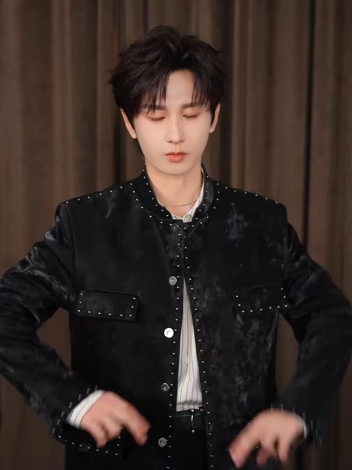 'Thiên hạ này vốn là của chúng sinh. Con đường này, không hối tiếc!' Anh bé cập nhật douyin ngày chia tay Vương Quyền Phú Quý 💚 #成毅 #thanhnghi #chengyi #天地剑心 #thiendiakiemtam #tieuvuongba