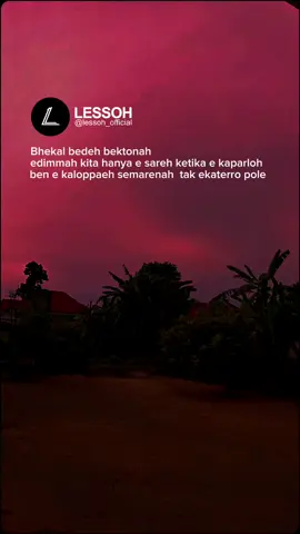 Artinya: akan ada masanya dimana kita hanya di cari ketika di perlukan dan di lupakan setelah tak di inginkan #katakatamadura  #fyp 