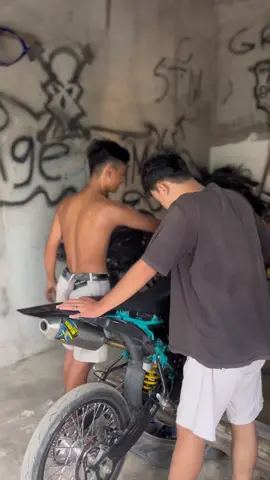 Wr nyaa kakaaa #promomakan1111 #masukberanda #foryoupage #wr155supermoto #surexgank🔥 #wrsurexstyle #wr155r 