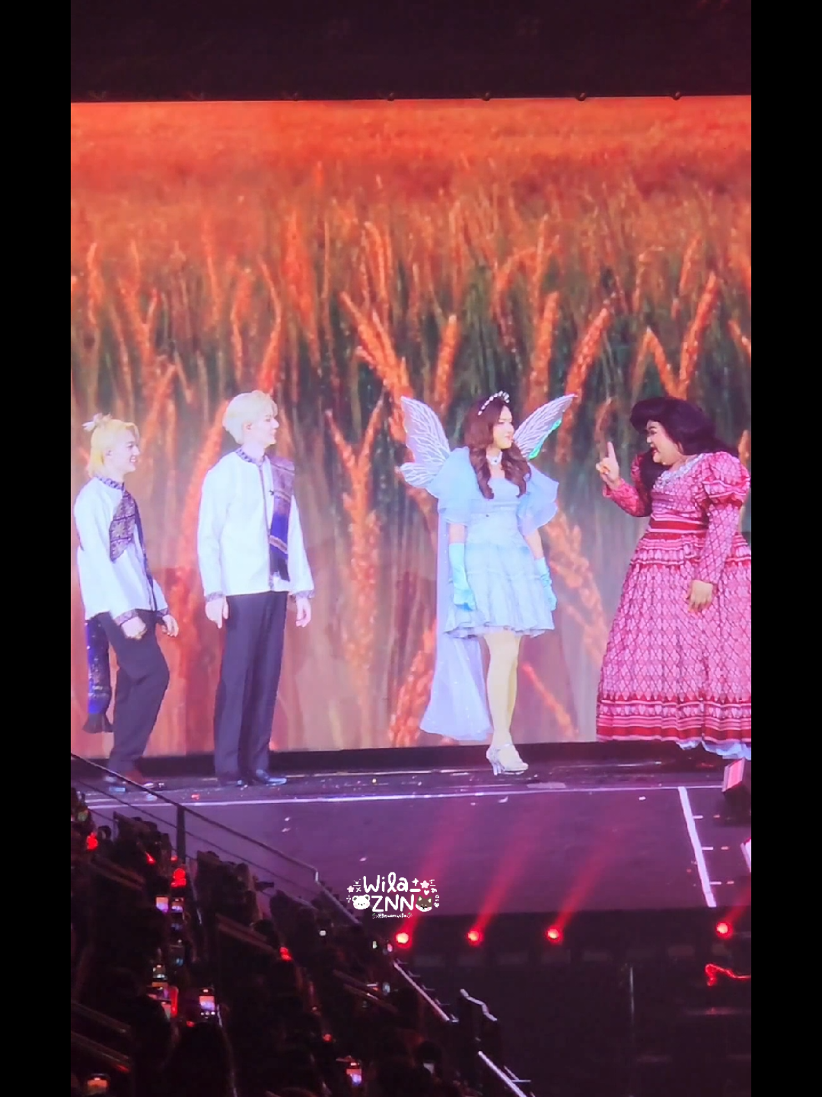 ว๊ายยยยพี่ซีท้าผิดคนแล้ว...งานนี้มันยอมได้ที่ไหน😘🫠#ZeeNuNew #ZeeNuNew2ndConcert #ZeeNuNewCrazyInLoveConcert 