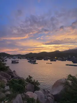 dù có khóc hết nước mắt trong lòng, chẳng thể giữ em ở lại bên anh...