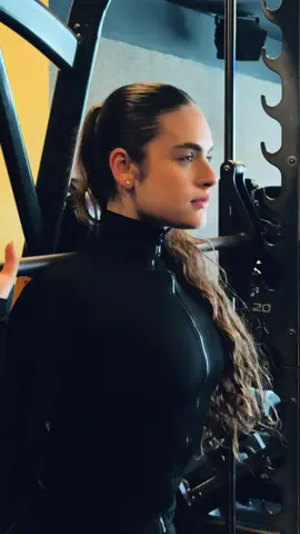 vc só precisa levantar! #academia #emagrecimento #fy #gym 