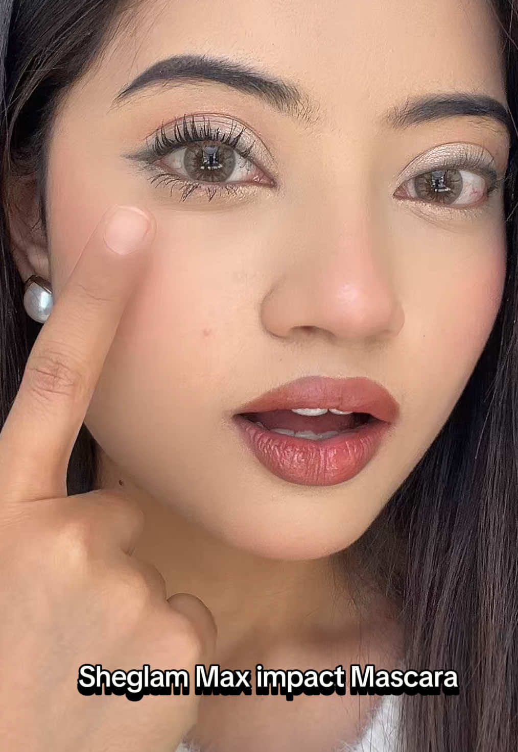 🙈❤️Tons of Compliments on your Lashes all day with sheglam’s Max impact Volumizing Mascara 🖤🩶🖤🩶