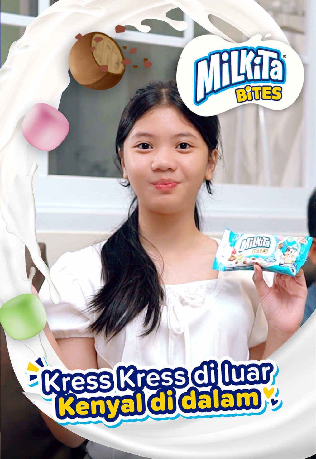 Lagi asik main, temen AFK. Ngemil susu dulu aja! Milkita Bites 𝙆𝙧𝙚𝙨𝙨 𝙠𝙧𝙚𝙨𝙨 𝙙𝙞 𝙡𝙪𝙖𝙧 𝙠𝙚𝙣𝙮𝙖𝙡 𝙙𝙞 𝙙𝙖𝙡𝙖𝙢. Jadi ga sebel lagi deh😁🤩 #MilkitaBites #Kresskressdiluarkenyaldidalam #permenviral #snack #dessert #permensusu #teens #chocolate #NgemilSusu #Food #Foodies