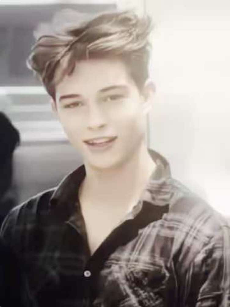 winter 2023 was so peak bc of him #chicolachowski #chico #looksmax #fyp #winter2023  scp bloomeslogoless ib jonez.l_ chico lachowski edit chico lachowski