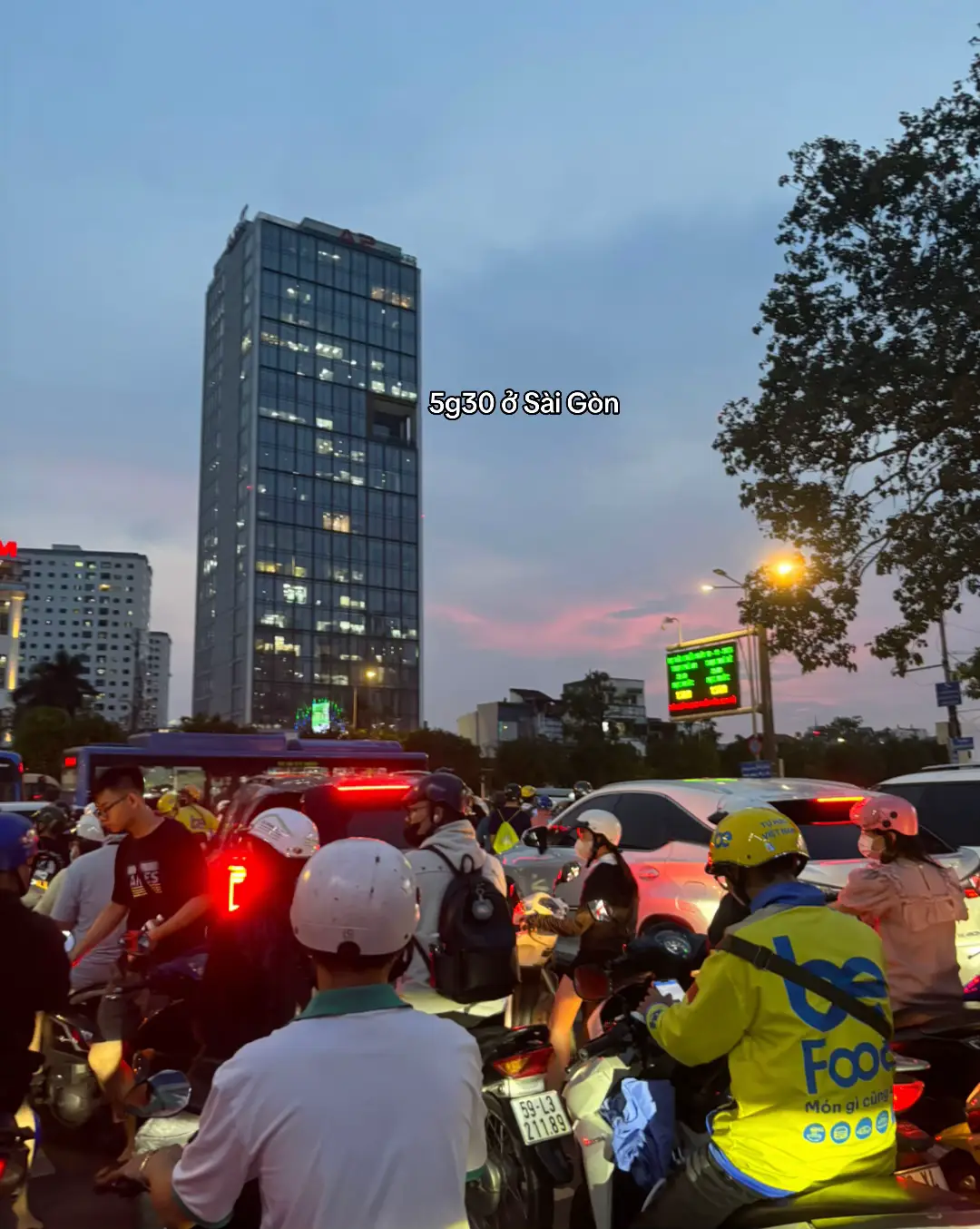 ở quê thì muốn vào SG,vào rồi chỉ muốn về......#saigon #fyp #xuhuongtiktok #quangngai #tphcm 