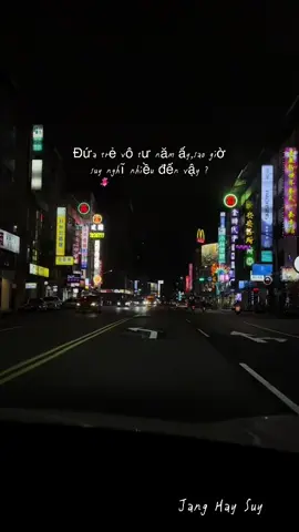 Có lúc ta nhìn lại mình trong chiếc gương mờ xước, Tự hỏi đứa trẻ năm nào đang trốn ở nơi đâu? Đứa trẻ ấy từng tin rằng mai sau sẽ bình yên biết mấy, Nào hay mai sau lại đầy nỗi lo chưa kịp gọi tên.#taiwan🇹🇼 #xanha #nguoivietnamtaidailoan #trưởngthành 