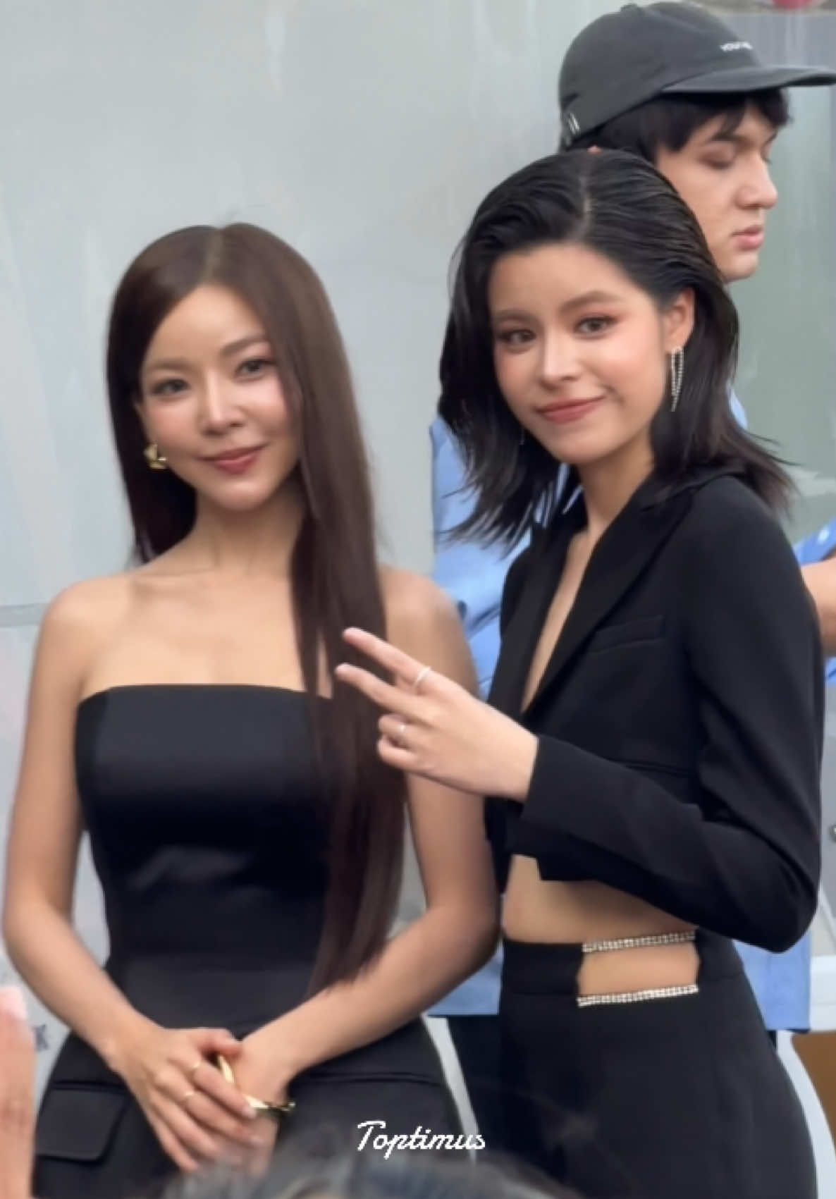 มุมข้างก็สวย มุมตรงก็เริส #เฟเมษ์ #FayMay #fay_riezz #maywyda #idolfactoryxellefashionweek2025 