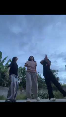 @Ann @D.') | dc:@OL #wlw #masc #fyp #makeitvirаl #trio 