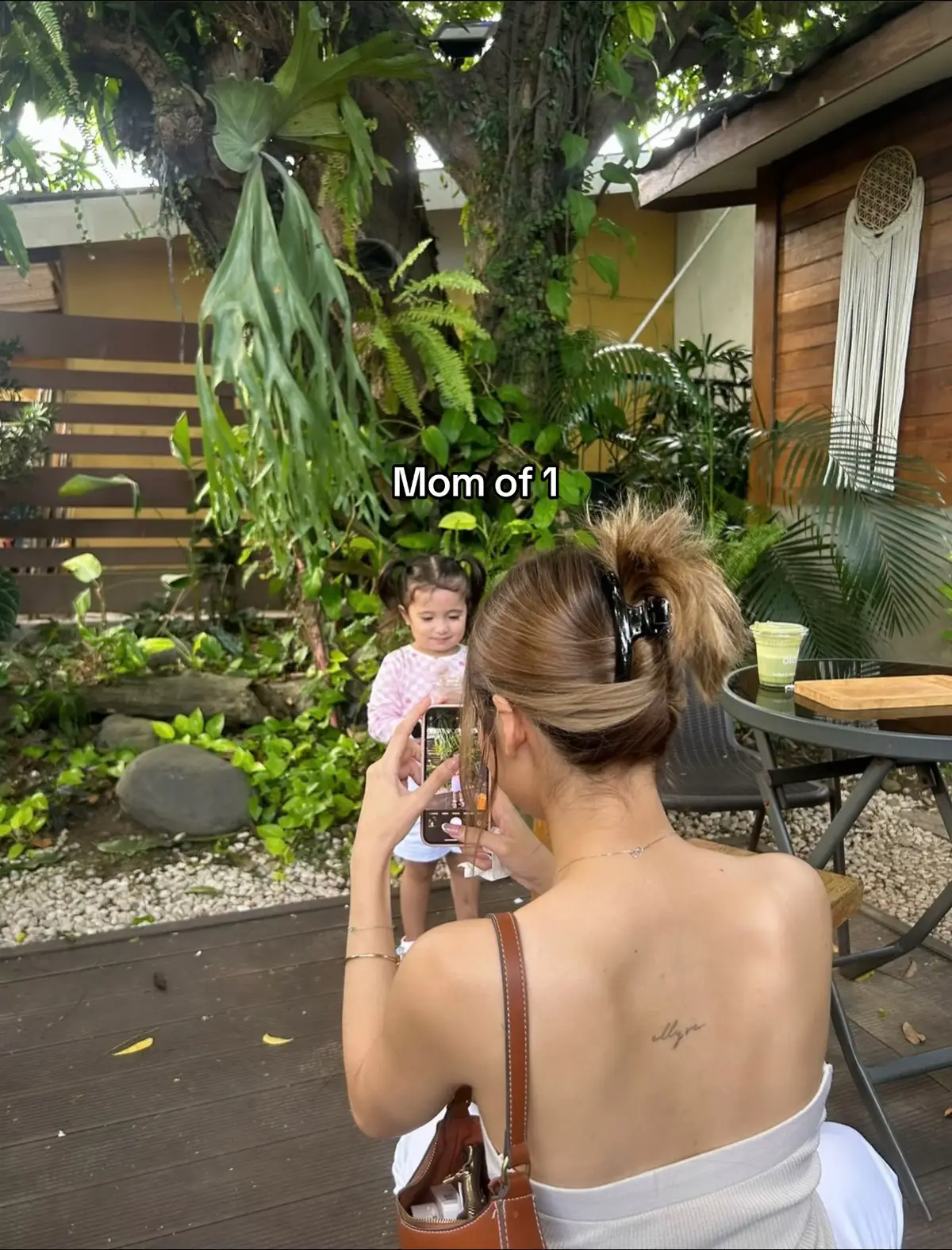 im not a regular mom.... im a cool mom 😎