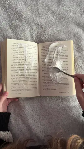 couldn’t find a bookmark oops🥰 #fyp #BookTok #booktoker #xzyabc #for 