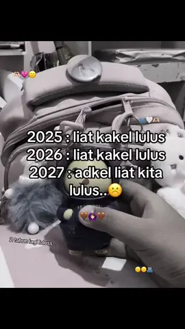 dua tahun lagi lulus.... 🙂🙂🫂🫂#2tahunlagi #banyakkenangan #lewatberandafyp #clasfive #2027lulus 