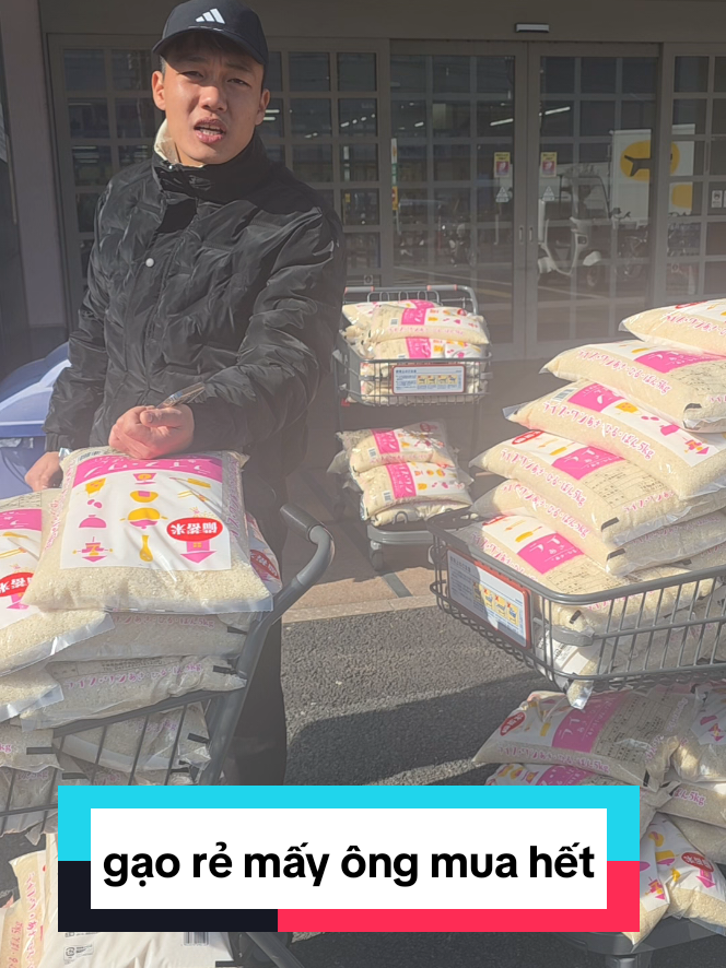 cũng đi kiếm gạo rẻ như nhau mà mấy ông lấy hết mấy chục bao #manhtu29 #ttsnhatban 