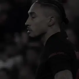 يوم وره يوم😂🤍 .  .  .  #barcelona #explore #viral #fyp 