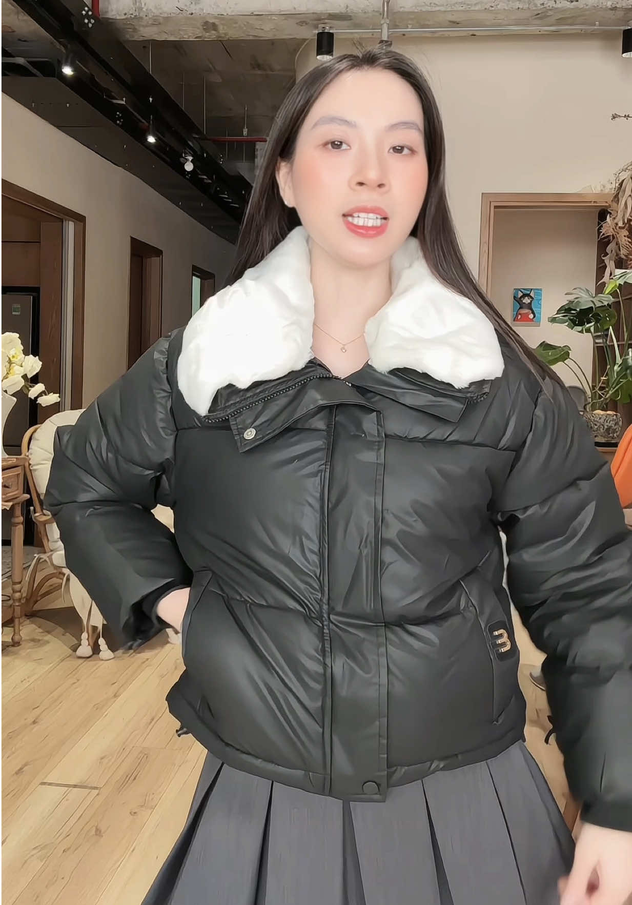 Áo khoác phao nhẹ nhưng giữ ấm rất tốt. Form gọn, mặc không bị cộm, di chuyển thoải mái. #linhlunglieng #aophao #aokhoac