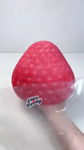 ASMR DIG A MYSTERY FUFUSQUISHY STRAWBREEY KIT!!