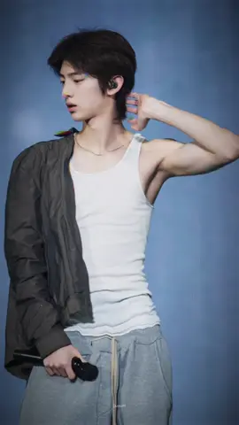 Mặt học sinh body phụ huynh 🤓 Juhoon tỉ lệ cơ thể đẹp mà đô ấy nên bớt joke mấy cái cân nặng của nó lại 🤗 #cortis #juhoon #xuhuong 