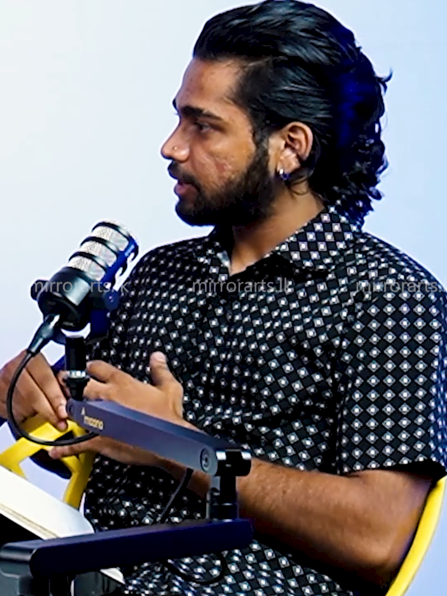 ආදරය කරන කෙනාව රවට්ටන්න කලින් දස ලක්ෂවතාවක් හිතන්න #mirrorarts #dasuninavodya #dinithajayarathna