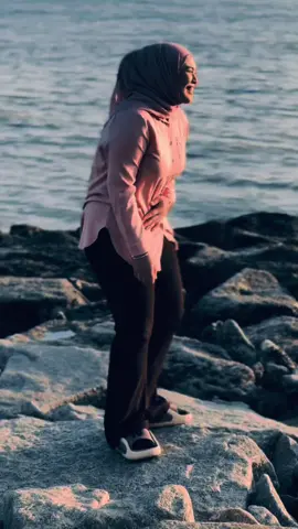 pergilah , ikhlasku sudah seluas lautan 🚶🏻‍♀️#4u #fyp #xybca 