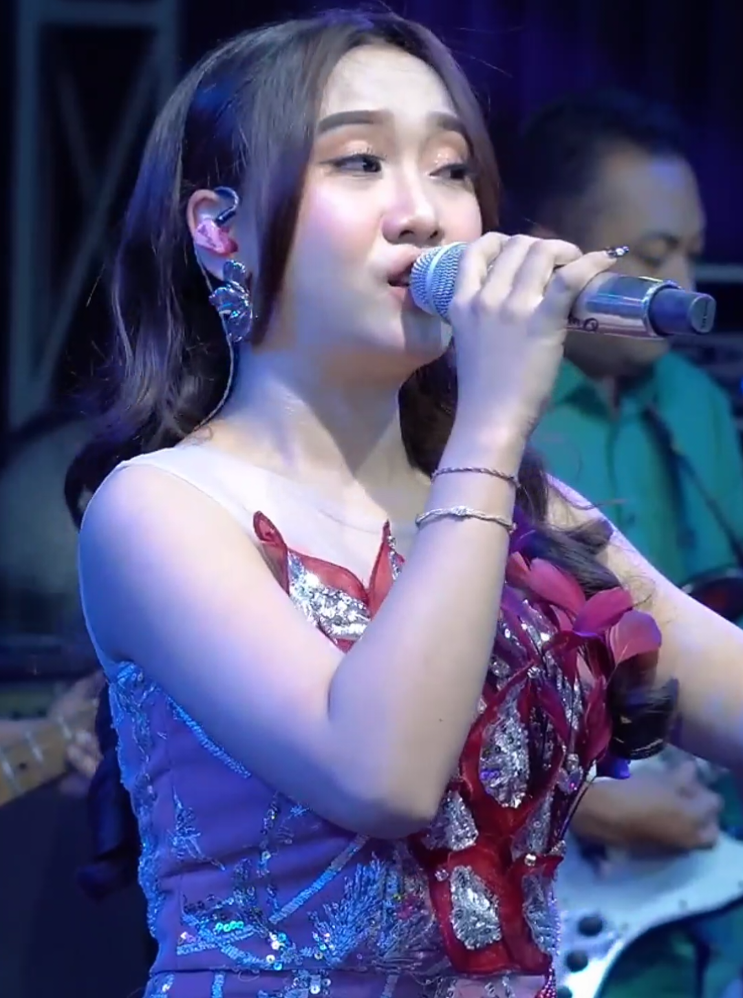 #Official Music Video dari Diva Hani - Semua Tahu Subscribe to Musik Proaktif here: http://smarturl.it/Sub...​ Dengarkan Semua Tahu di digital platform lainnya : https://bfan.link/semu...​ Title            : Diva Hani  Judul          : Semua Tahu Composer :  Erick LB Arranger    : Jannu Parel Genre         : Dangdut