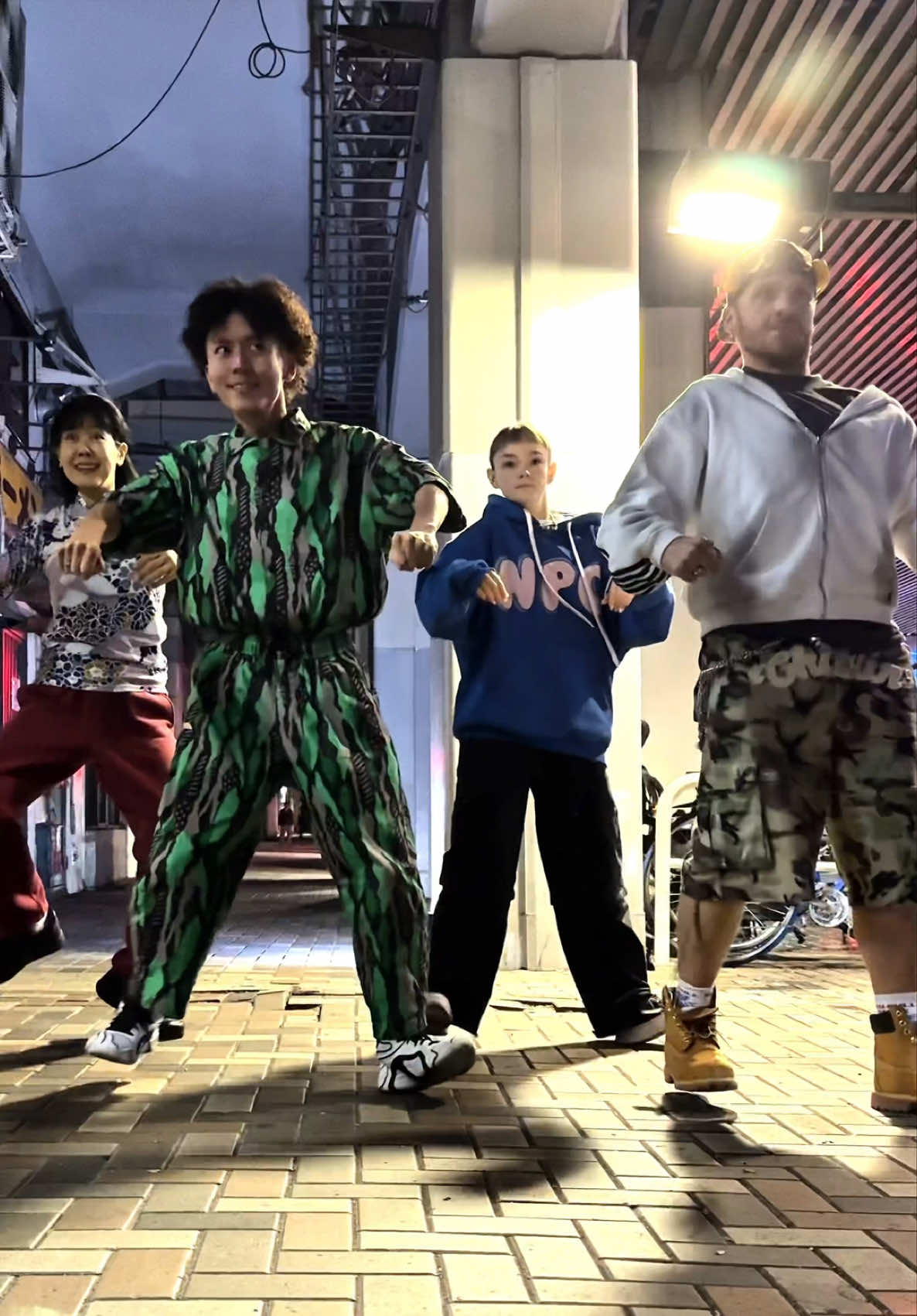 @Nicki i Loczek @中高年型/GrandmaBot👵🤖 NPC Joined In. NPCが参加した。 #fyp