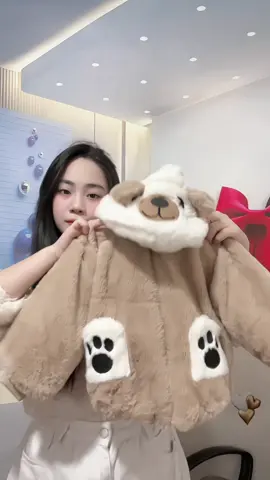 Dự báo thời tiết thông báo là không khí lạnh đang về. Sắm áo ấm cho bé nào các mom ơi. #aogaubong #beyeu #quanao #emberyuby9999 