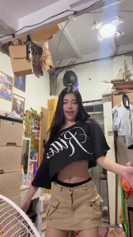 Ang ganda ng top na to asymmetrical crop top 🥰🫶