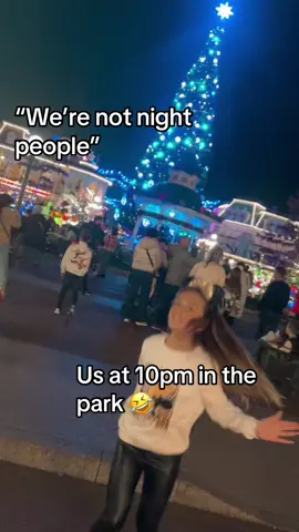 We love it here💕❤️🤣@Disneyland Paris ✨ #disneyland #funny #dances #fyp #viral 