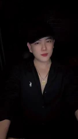 Em viết thiệp hồng tên em thì đúng nhưng tại sao sai tên anh#anhaoden #lenxuhuong_tiktok 