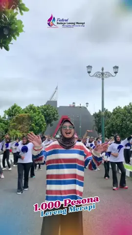Halo Sedulur! 👋 H-8 menuju Tari Kolosal 1000 Pesona Lereng Merapi, semangat kita makin berkobar! 🔥 Latihan bersama hari ini menjadi langkah penting untuk menyatukan gerak dan rasa. 🤝✨ Dari setiap langkah yang kita ayunkan, tumbuh kekompakan dan energi untuk tampil maksimal nantinya. 💃🕺🌟 Sampai bertemu hari Sabtu, 22 November 2025 yaa, para sedulurr!! #festivalbudayalerengmerapi #1000pesonalerengmerapi #fblm2025 #hargobinangun
