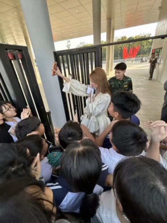 : cte thí 😆💗 | cre ảnh: @tin.minh7425 #kanhdau #kimanh #kimanh🍓 #kanhdau🍓 