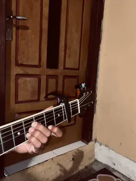 inginku gapai bulan dan kupetik bintang.