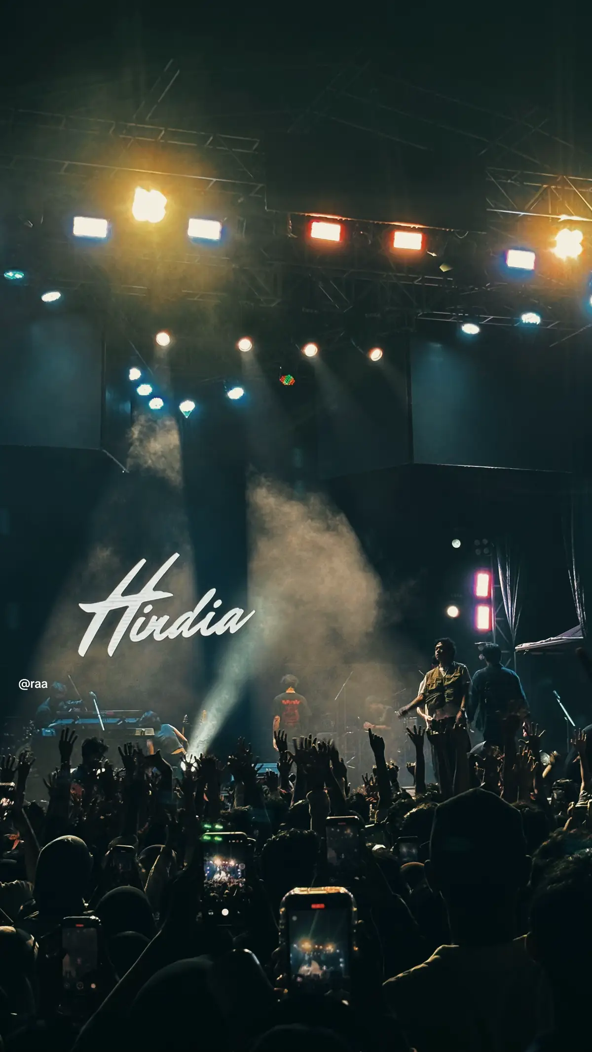 #hindia #feast #kembalipulang 