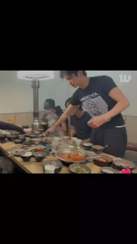 muscle keonho mulai gede gasi guys? 🫣 ga sabar liat adek jadi anak gym hybe #keonho #cortis #kpopfyp #bighit #fyppppppppppppppppppppppp 